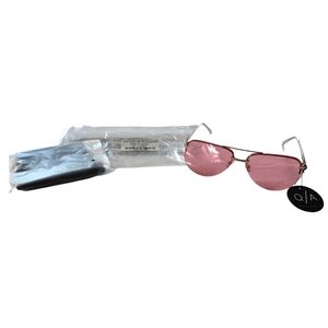 Quay Australia The Playa Sunglasses in Rose/Pink